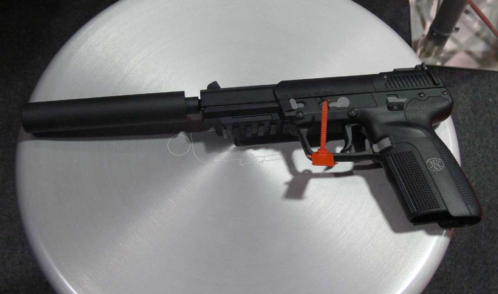 盘点游戏里的枪械(1)——FN57手枪-插图4